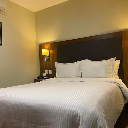 Отель Wyndham Garden Mexico Reforma Экстерьер фото