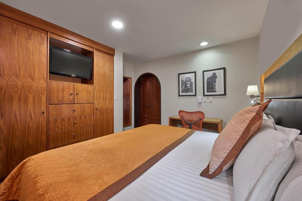 Отель Wyndham Garden Mexico Reforma Экстерьер фото
