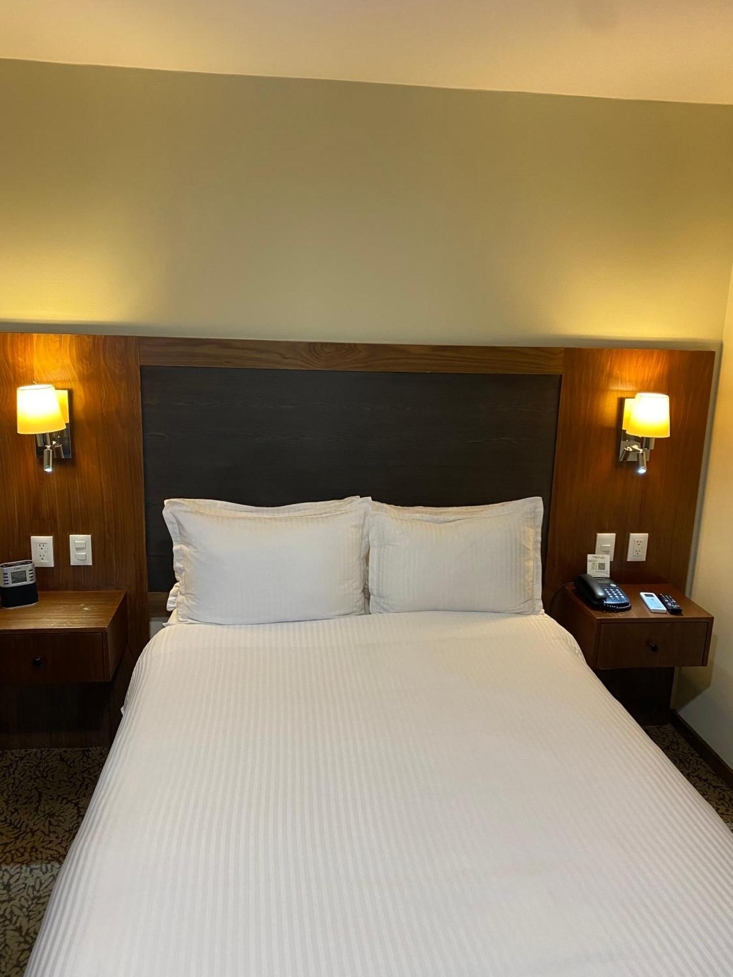Отель Wyndham Garden Mexico Reforma Экстерьер фото